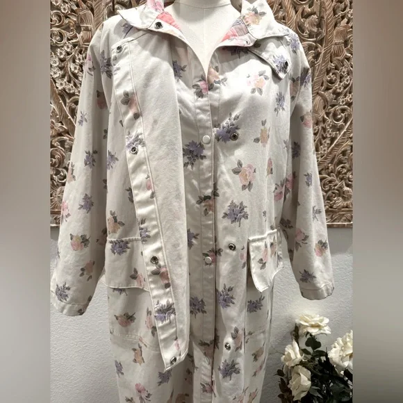 Floral Cream Trench Coat - Picture 6 of 14